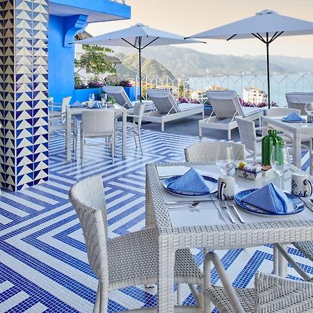 Hotel Luxury Patio Azul (Adults Only) Puerto Vallarta Exteriör bild The rooftop bar at the hotel