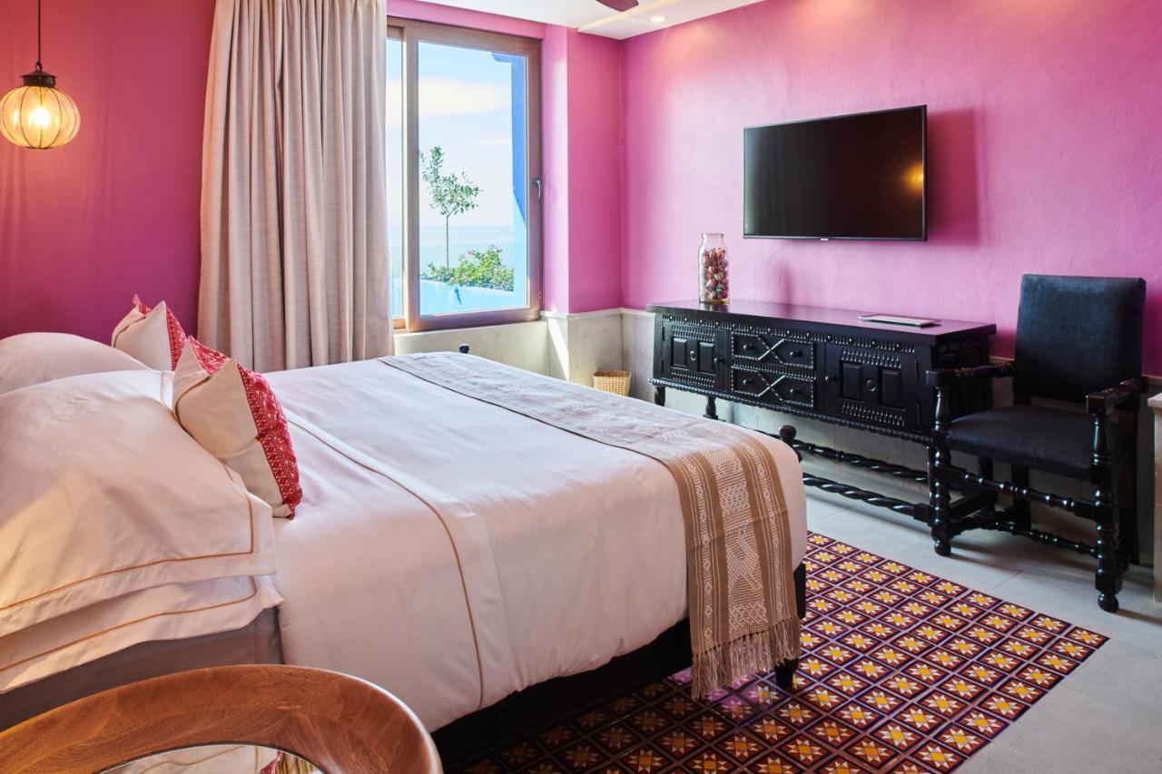 Hotel Luxury Patio Azul (Adults Only) Puerto Vallarta Exteriör bild A bedroom at the hotel