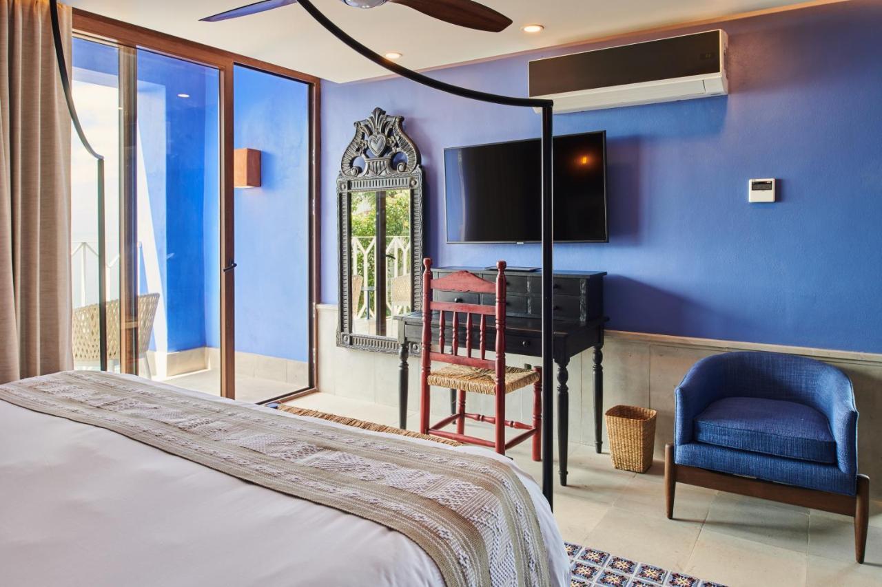 Hotel Luxury Patio Azul (Adults Only) Puerto Vallarta Exteriör bild A room at the hotel