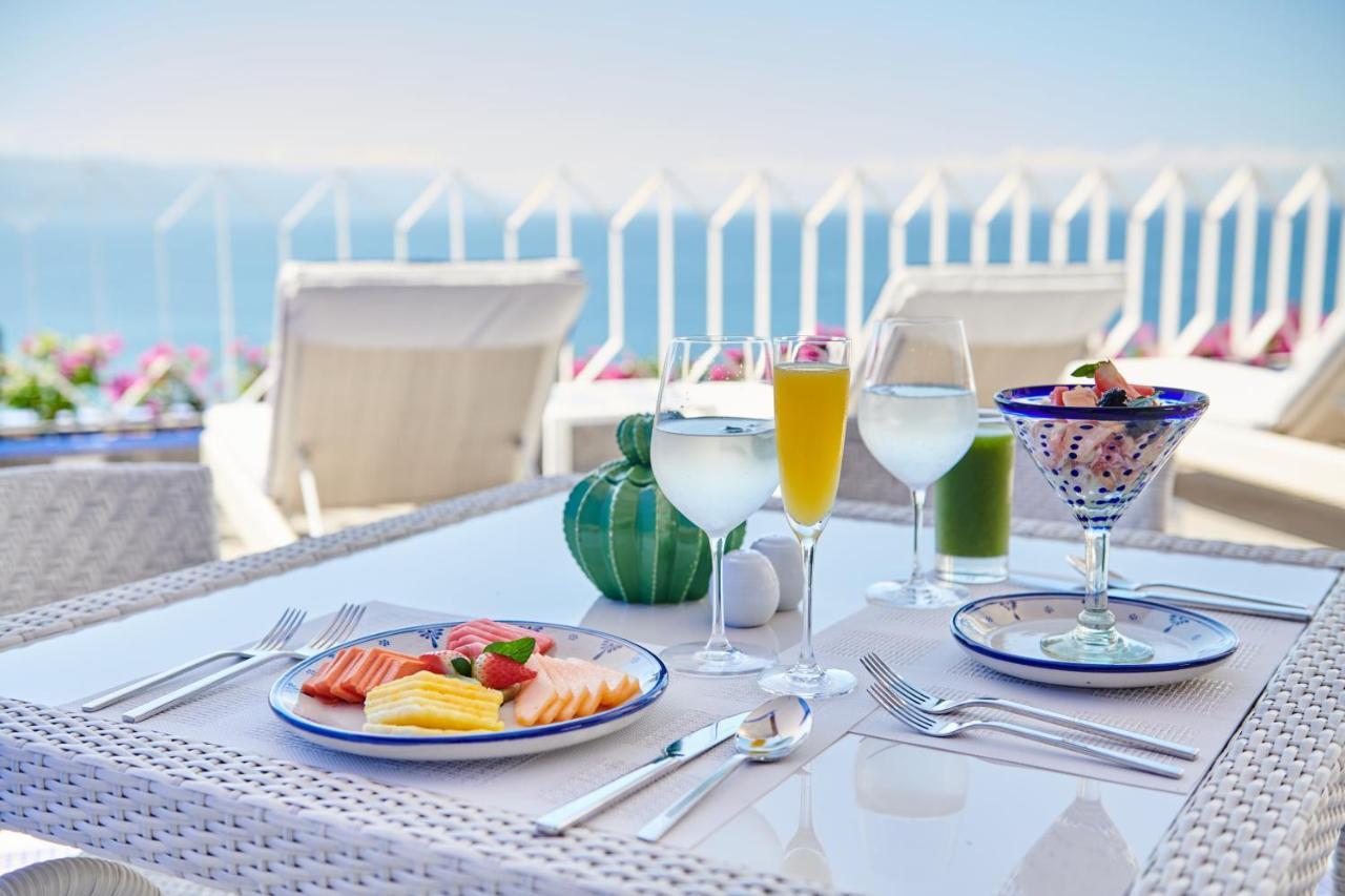 Hotel Luxury Patio Azul (Adults Only) Puerto Vallarta Exteriör bild A table set for breakfast